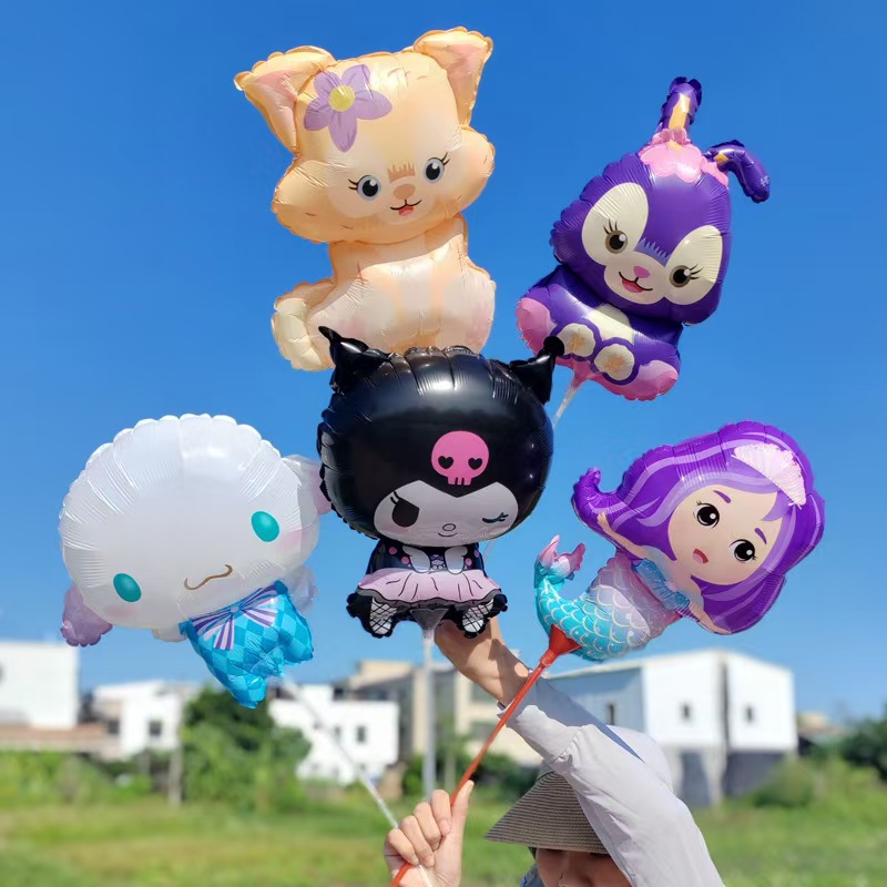 குச்சிகளில் மினி ஃபாயில் பலூன்கள்